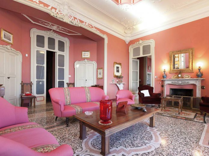 Розовый цвет в гостиной