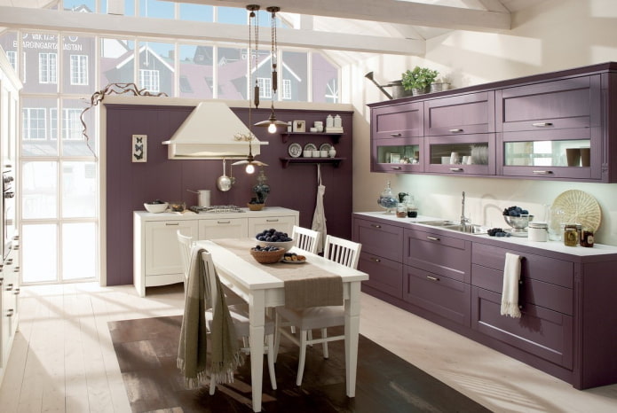 кухня в фиолетовых тонах в стиле прованс