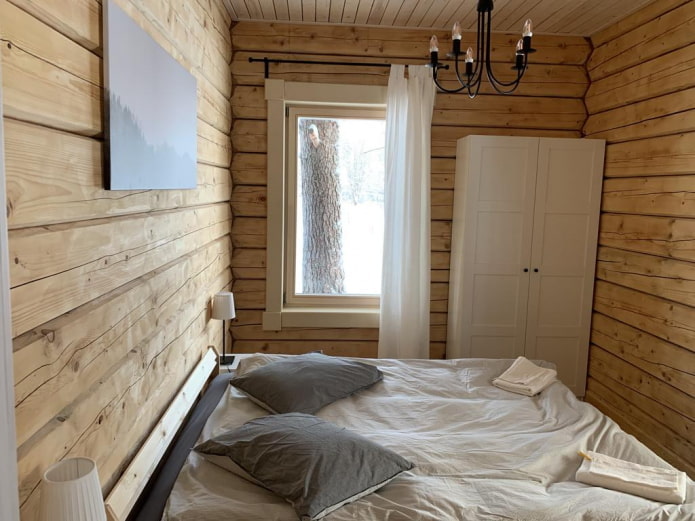 маленькая спальня со шкафом