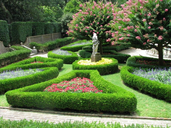 сад в классическом стиле