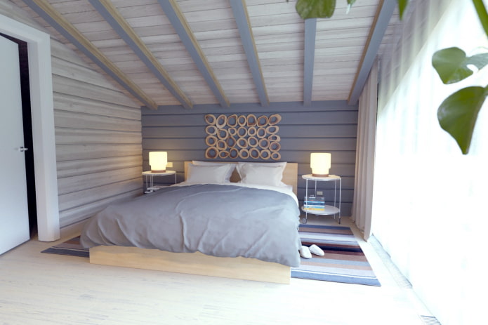 бело-сиреневая спальня в деревянном доме