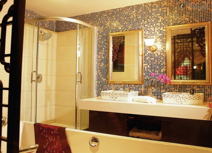 интерьер золотой ванной комнаты