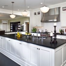 Дизайн белой кухни с черной столешницей: 80 лучших идей, фото в интерьере-27