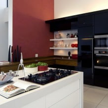 Черный гарнитур в интерьере в кухне: дизайн, выбор обоев, 90 фото-18