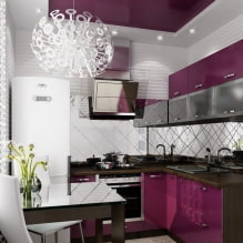 Фиолетовая кухня: сочетания цветов, выбор штор, отделки, обоев, мебели, освещения и декора-2