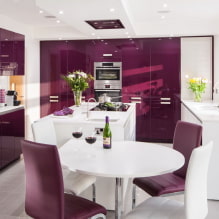 Фиолетовая кухня: сочетания цветов, выбор штор, отделки, обоев, мебели, освещения и декора-7