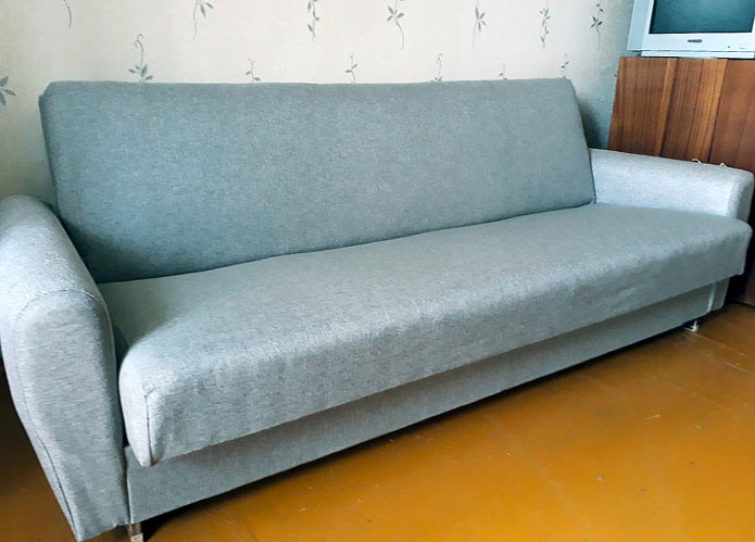 Перетянутый советский диван