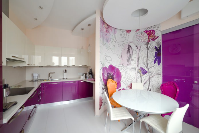 бело-фиолетовые фотообои на кухне