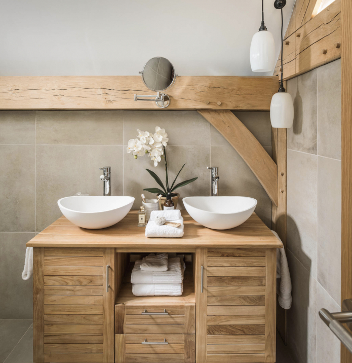 серая плитка для ванной в стиле кантри