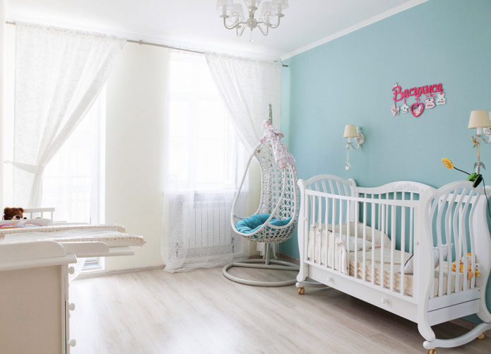 качели в детской