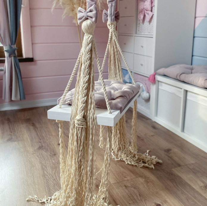 качель в детской