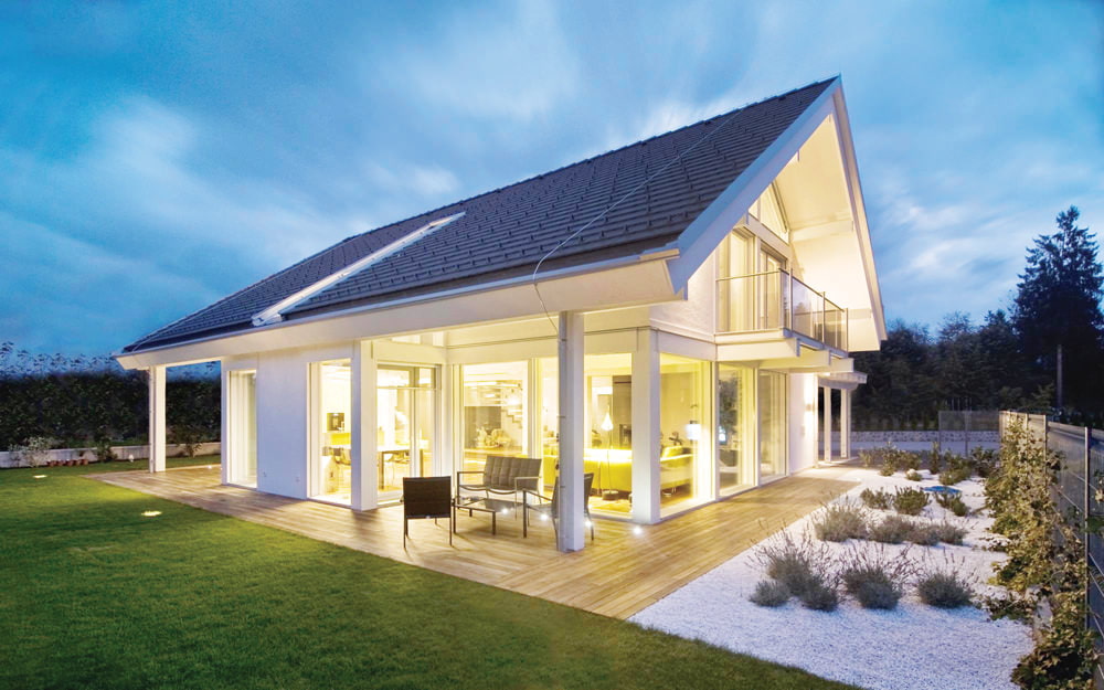 Дизайн современных домов с панорамными окнами