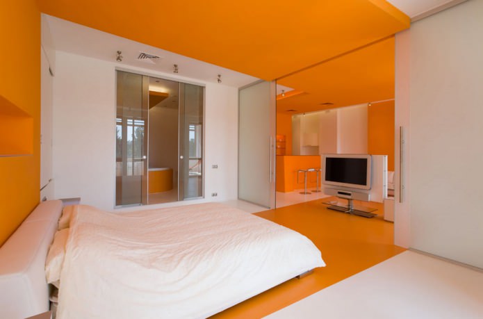 бело-оранжевая спальня