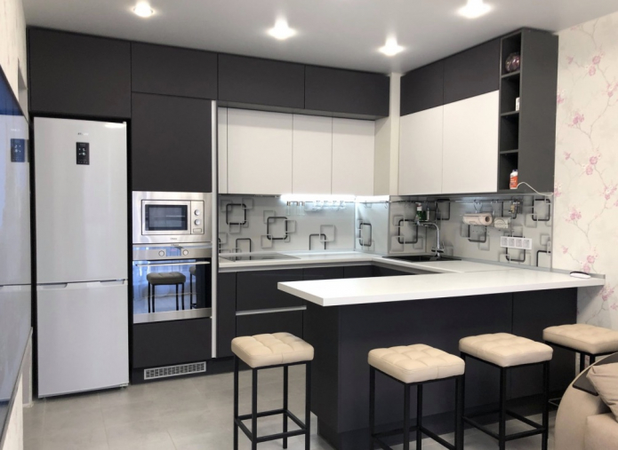 черно-белый гарнитур