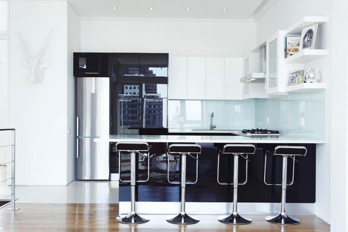 Чорний гарнітур в інтер'єрі на кухні: дизайн, вибір шпалер, 90 фото - 29