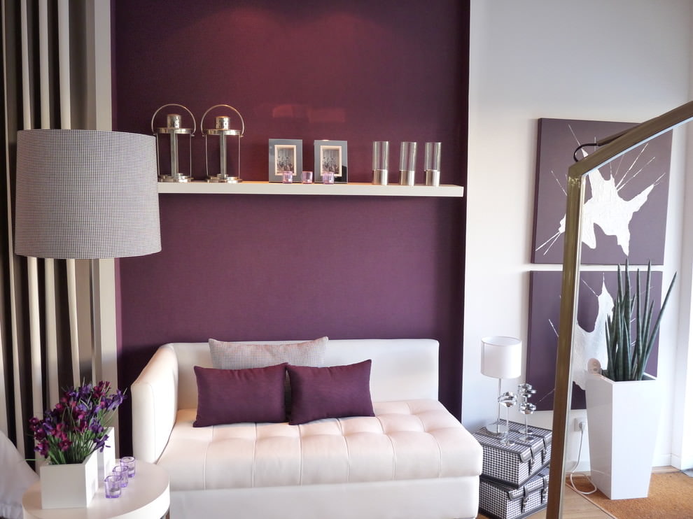 Бело-фиолетовая гостиная: советы и идеи по оформлению, 41 фото