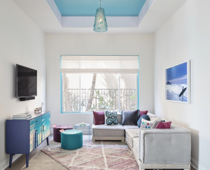 бирюзовый потолок