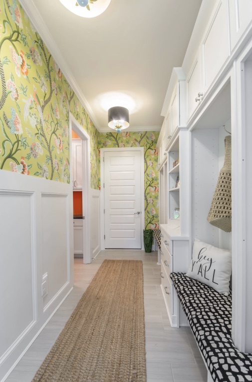 салатовые обои в прихожей салатовые обои в прихожей