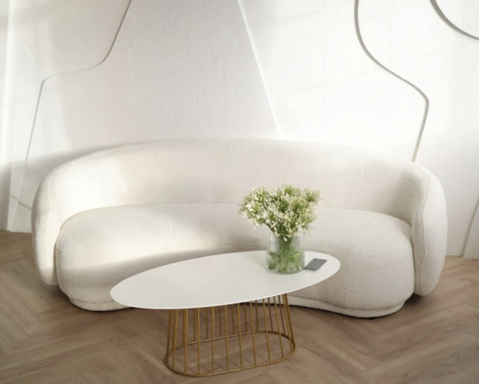 белый диван