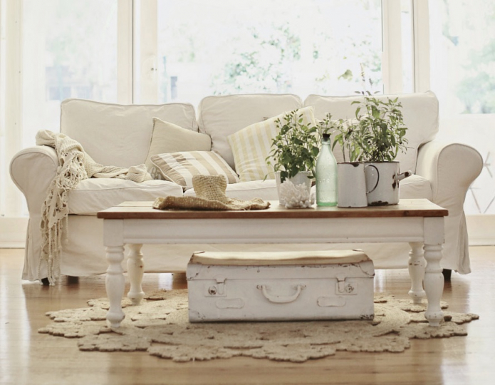 диван в стиле прованс