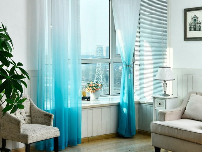 Шторы в гостиную в современном стиле двухцветные на окно интересные с тюлью
