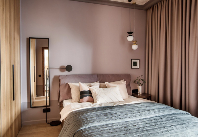 розовые стены