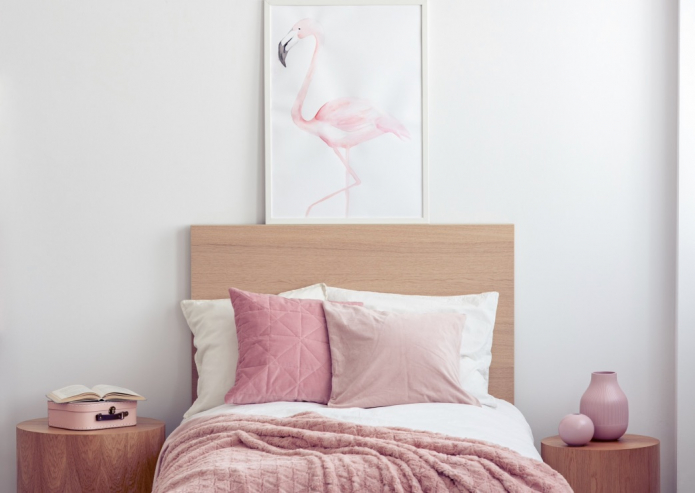 розовые подушки