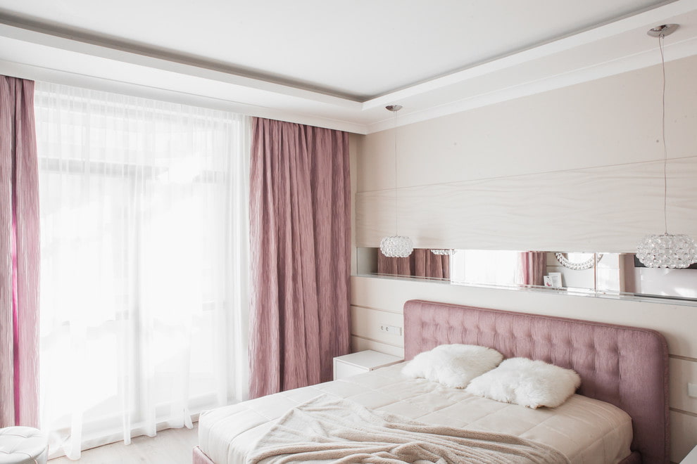 Интересные формы и пространственные решения в спальне с двухуровневыми потолками