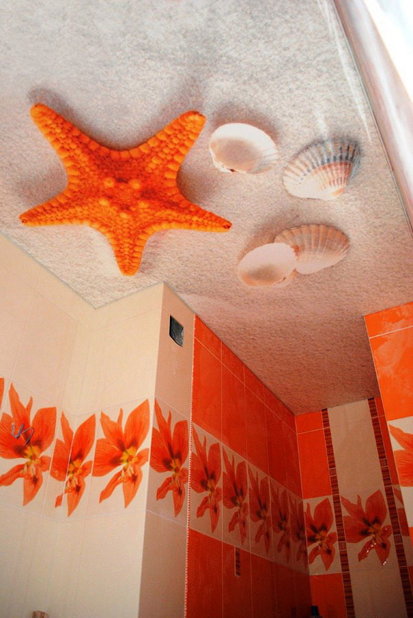 потолок с изображением пляжа в ванной