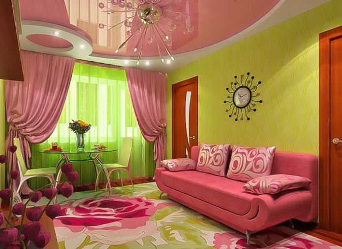 зеленые обои и розовый потолок