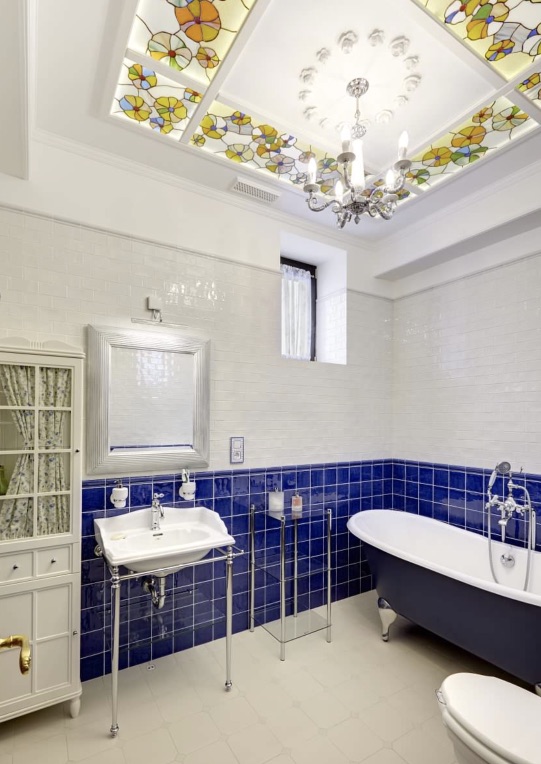 витраж на потолке в ванной витраж на потолке в ванной
