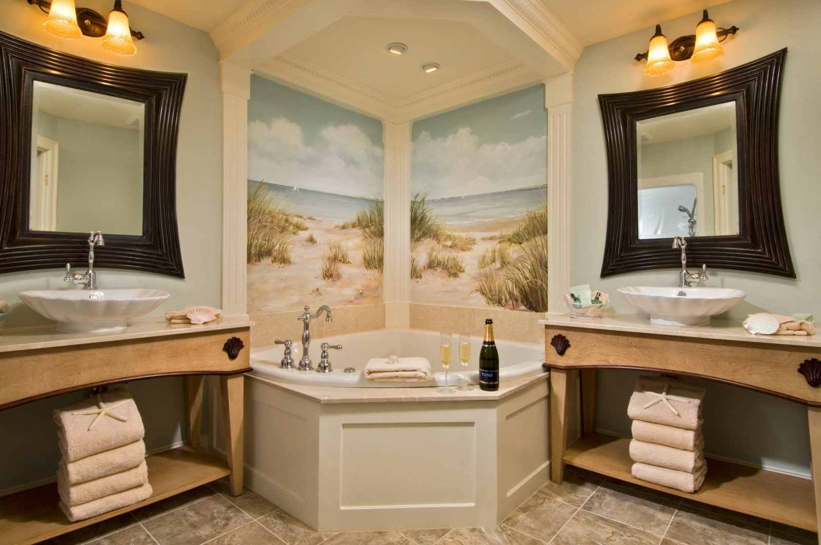 Картина в ванную комнату. Интерьер ванной комнаты. Красивые Ванные комнаты. Ванная комната в морском стиле. Декорирование ванной комнаты.