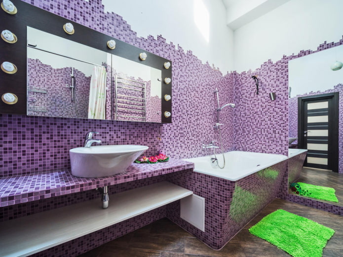 стены сиреневого цвета в интерьере ванной