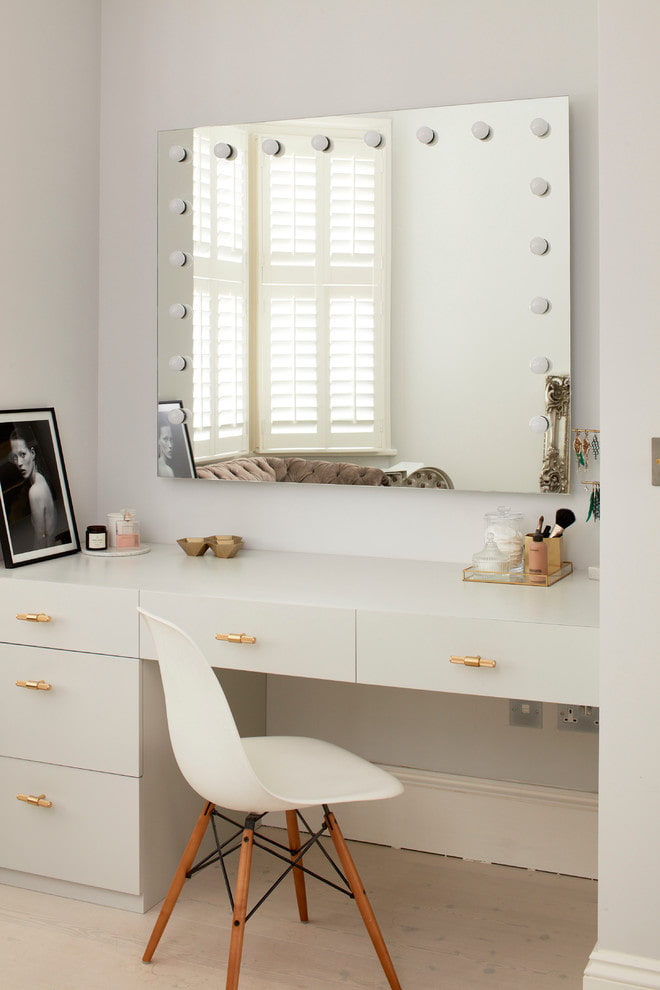 Туалетные столики с зеркалом: 60 фото красивых дамских столиков в интерьере