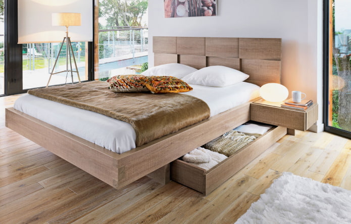 Кровати из массива дерева