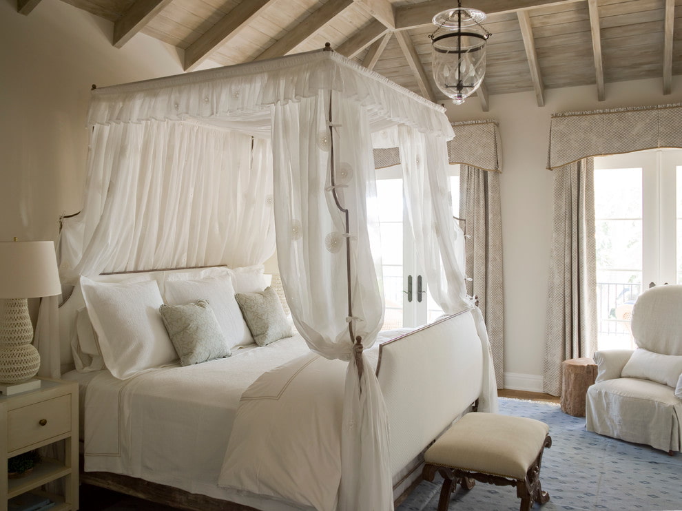 35 потрясающих спален с балдахином над кроватью