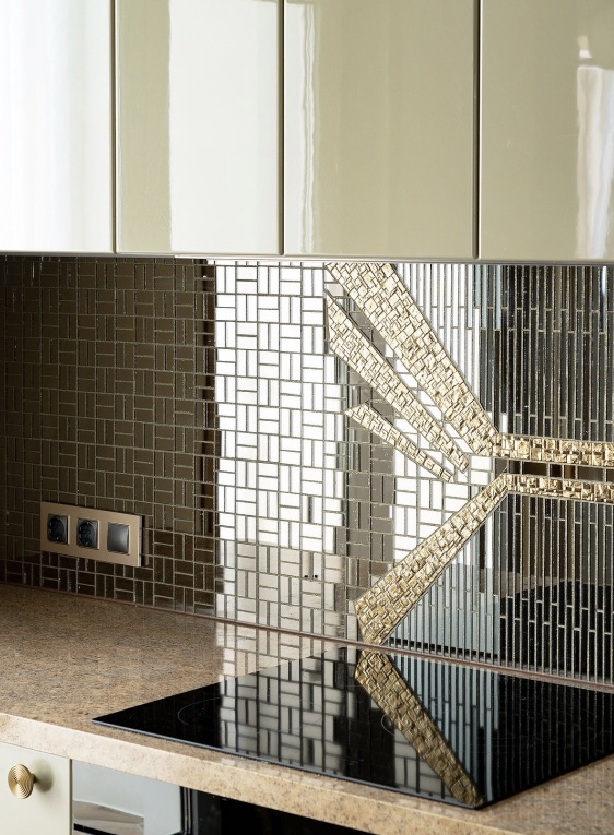 Фигурная зеркальная мозаика