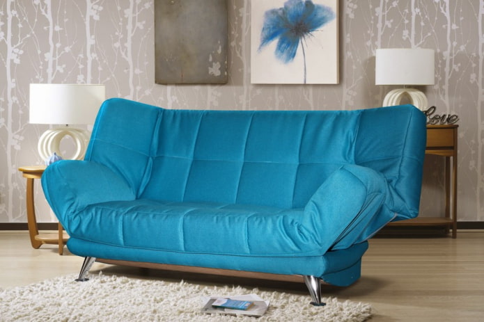 диван клик-кляк синего цвета в интерьере