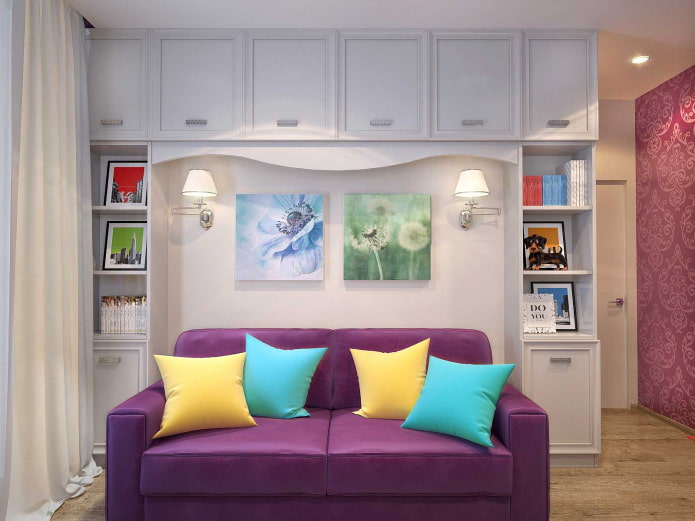 диван-книжка ежевичного цвета в комнате для подростка