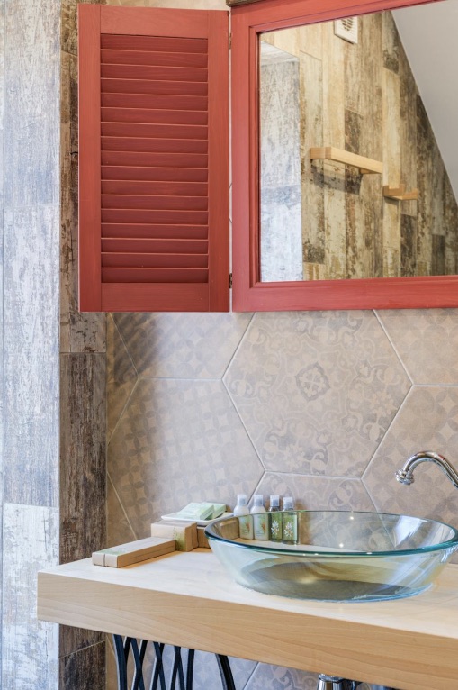 зеркало в красных тонах зеркало в красных тонах