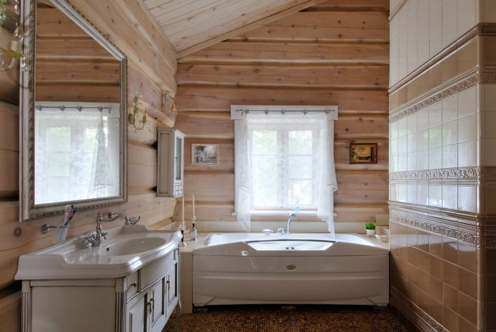 дизайн ванной в интерьере брусового дома