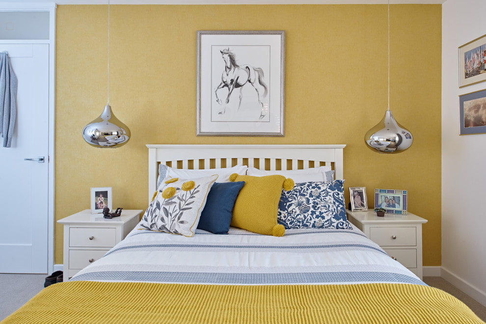 Желтая спальня - 75 фото примеров изумительного дизайна