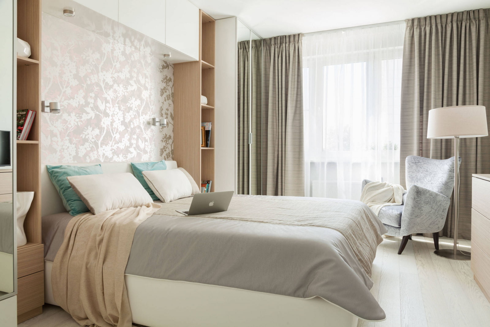Современный дизайн спальни в теплых тонах фото