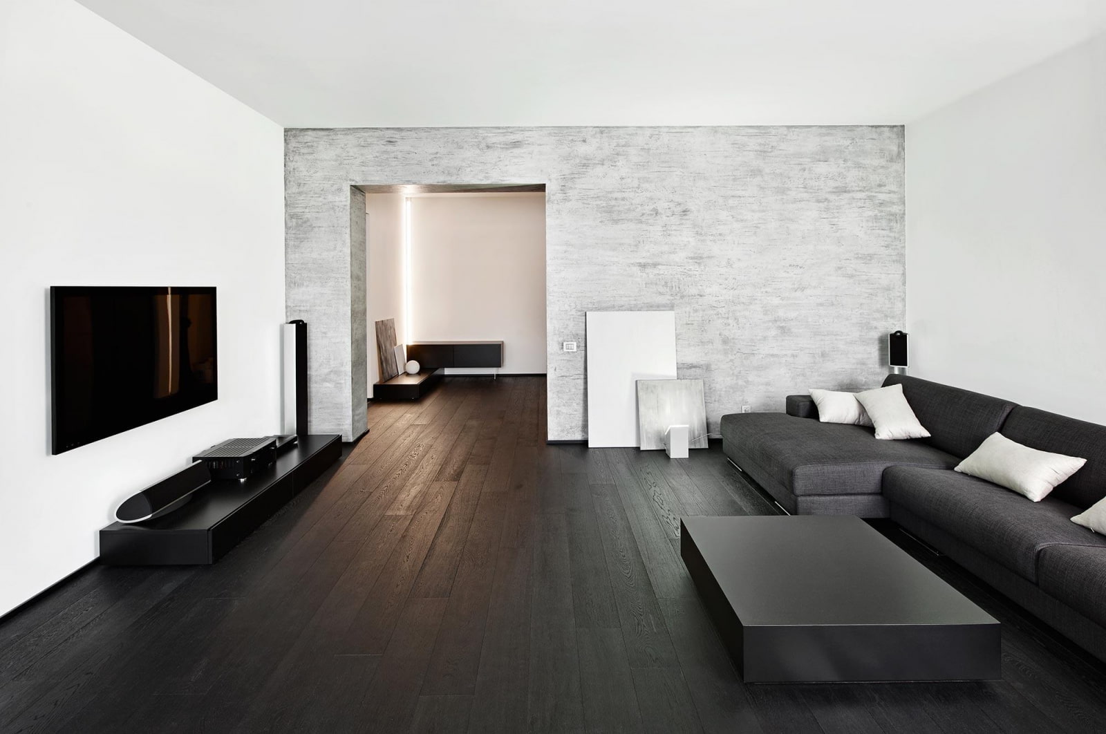 Черно-белый дизайн: как создать контрастную гостиную