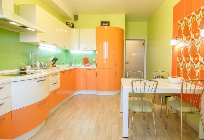 интерьер кухни в оранжево-зеленых тонах