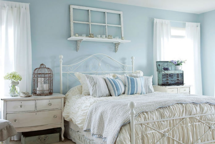 интерьер голубой спальни в стиле прованс