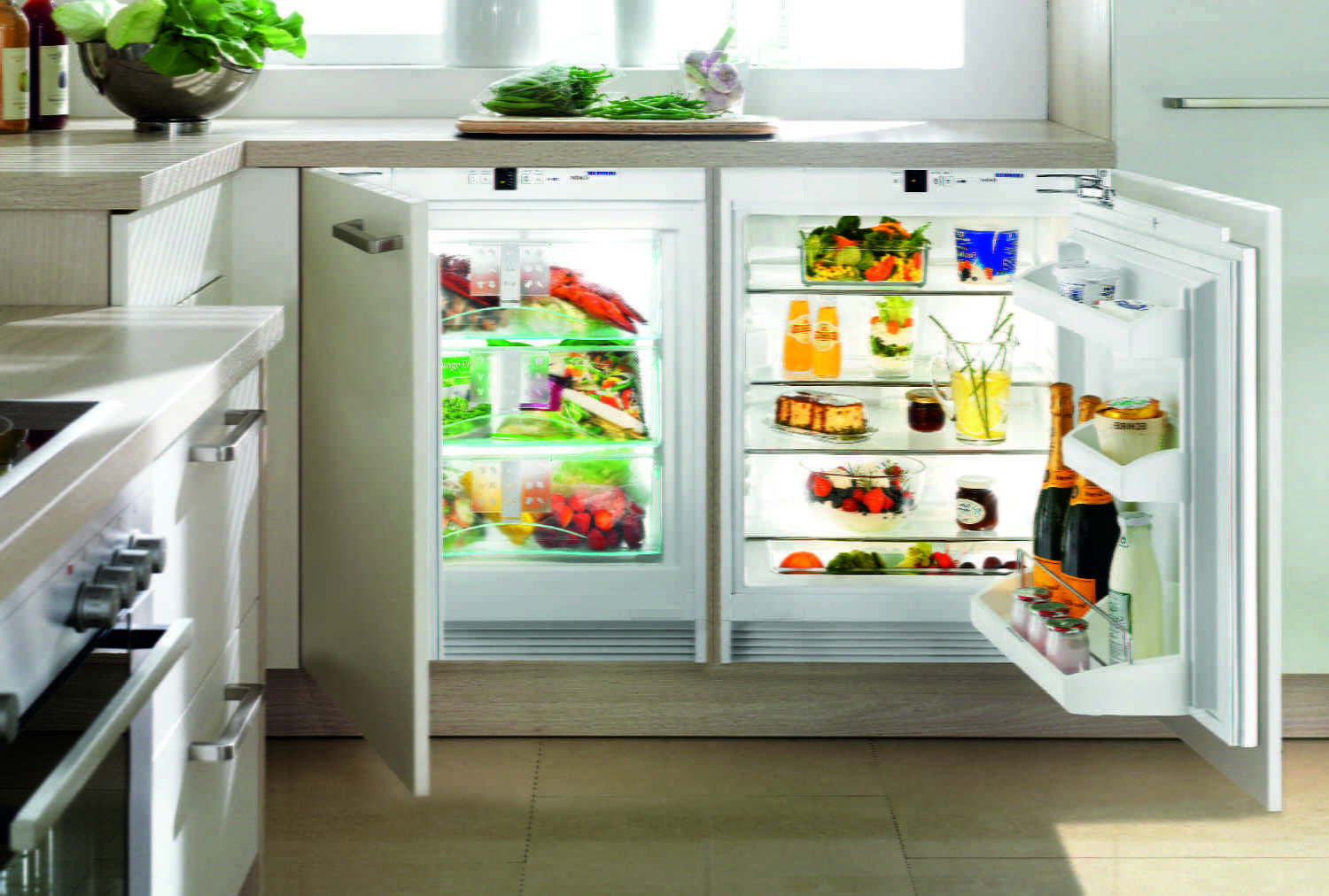 Где на кухне поставить холодильник фото