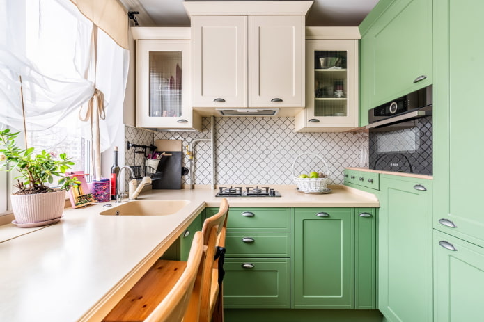 кухня в светло-зеленых тонах