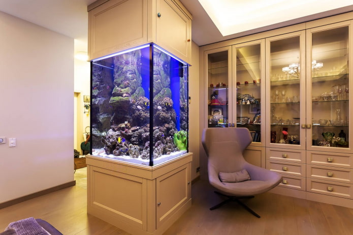 Дизайн комнаты с аквариумом