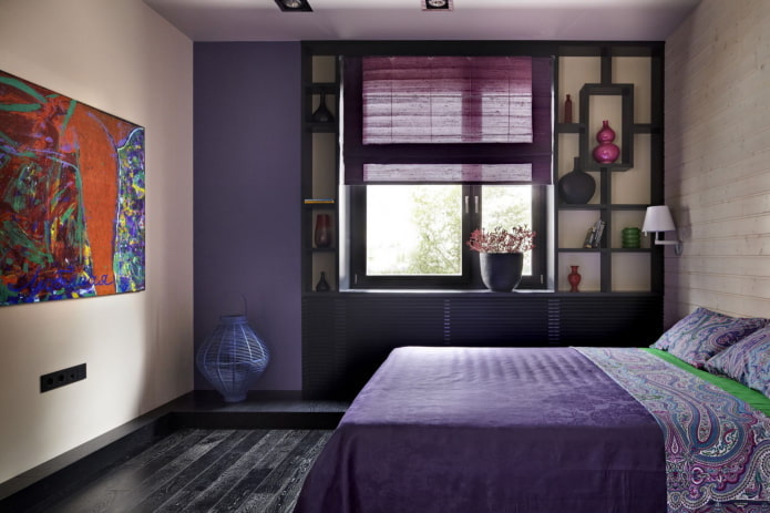 бежево-фиолетовый интерьер спальни